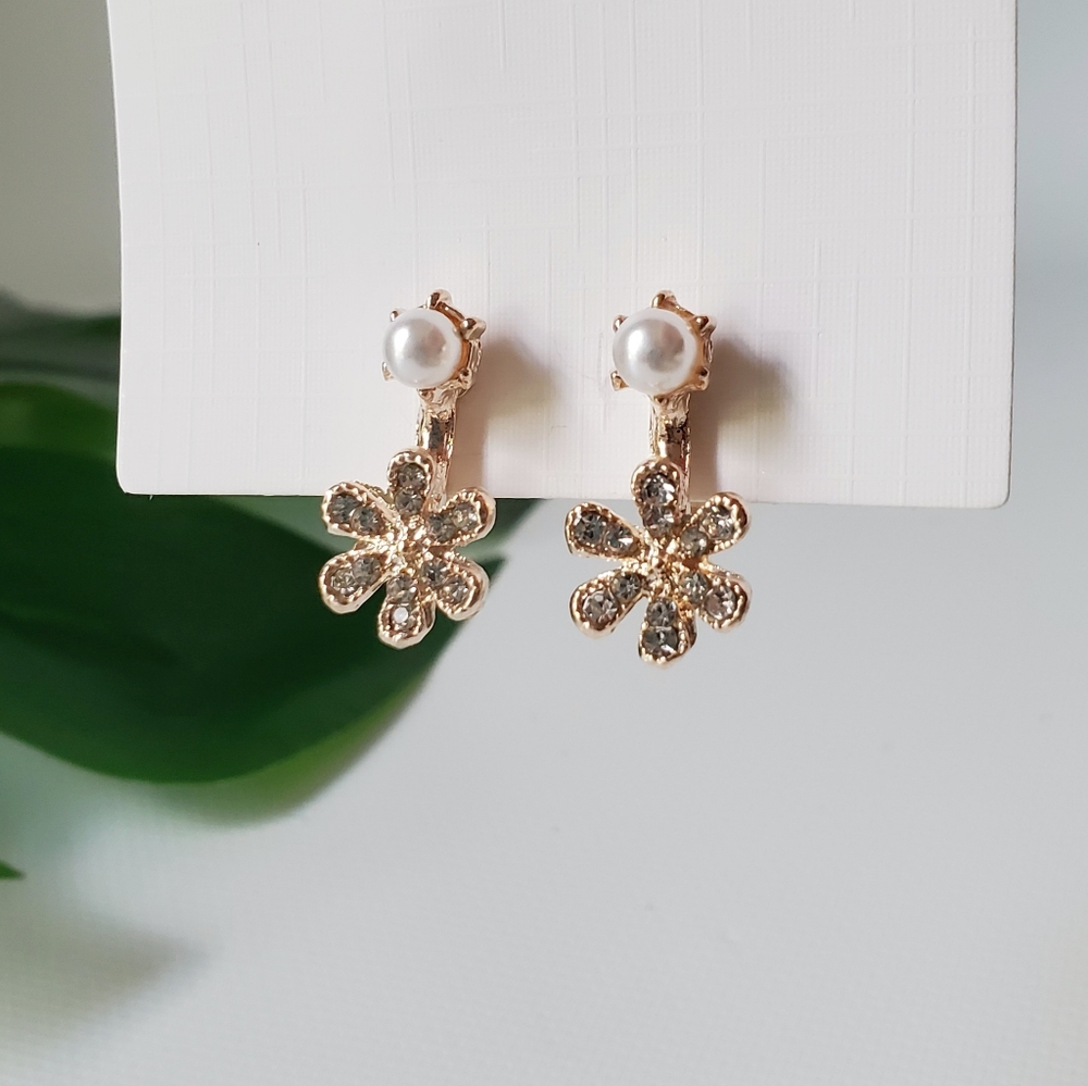 Clip On Flower Crystals Lightweight Earring - Picture 3 of 6